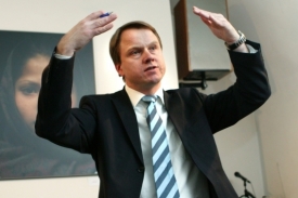 Předseda Strany zelených Martin Bursík na diskuzi s podnikateli.