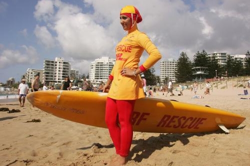 Burkini - kříženec mezi burkou a bikinami.