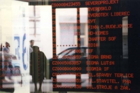 Akcie na pražsk&eacute; burze se propadly na minimum z roku 2003.
