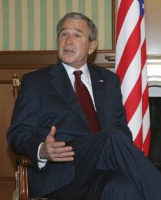 George Bush se snaží prezentovat otevřenou politiku vůči Rusku.