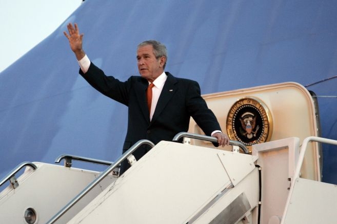 Zřejmě poslední cestu do Evropy jako prezident začal v &quot;nové Evropě&quot;.