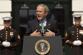 George Bush chce snižovat počet voj&aacute;ku v Ir&aacute;ku.