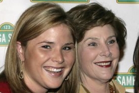 Laura a Jenna Bushovy