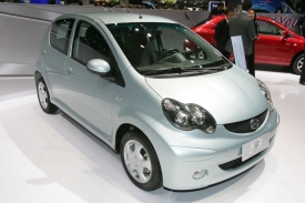 BYD F1 je okopírovanou Toyotou Aygo, která se vyrábí v českém Kolíně.