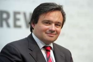 Šéf Rewe Alain Caparros má na dosah síť prodejen Plus