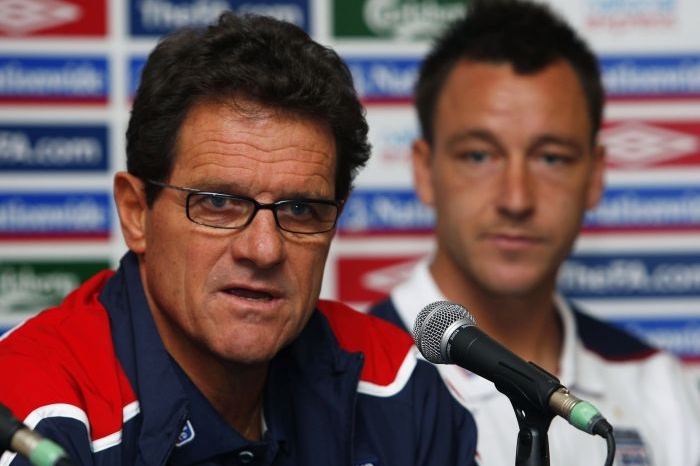Trenér Anglie Fabio Capello (vlevo) a kapitán John Terry.