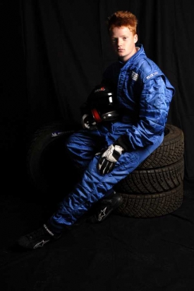 Sedmnáctiletý Tom Cave.