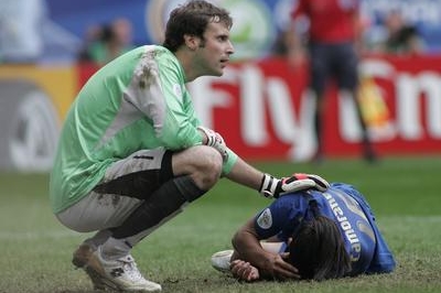 Petr Čech a Mauro Camoranesi budou reprezentovat za peníze UEFA a FIFA
