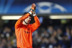 Petr Čech tleskal hlavně nepropustné obraně Chelsea.