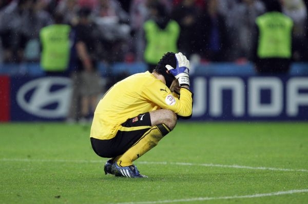 Zklamaný brankář české fotbalové reprezentace Petr Čech.