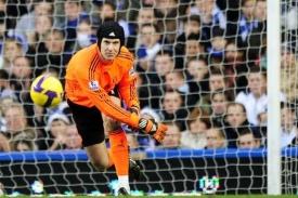 Brankář fotbalistů Chelsea Petr Čech.