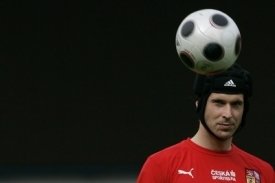 Brankář Petr Čech. I on je cizincem na soupsice londýnské Cheslea.