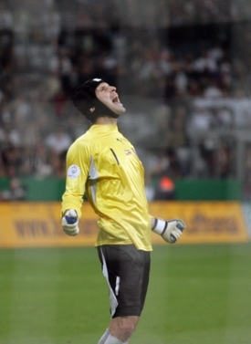 G&oacute;lman lond&yacute;nsk&eacute; Chelsea Petr Čech.