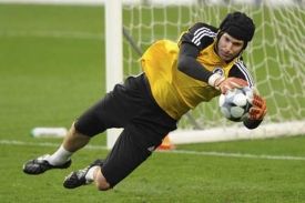 Petr Čech by se měl vrátit do brány.