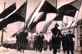 Celá republika na nohou. Komunisté uspořádali průvod Ostravou.