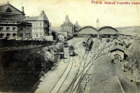Centrum lupičů a vrahů na podzim 1918, Praha - hlavn&iacute; n&aacute;draž&iacute;