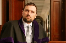 Soudce Cepl podle odborníků nic neprovedl, přesto nesmí soudit mafii.