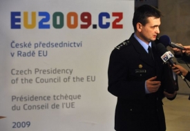 Šéf policistů se rozhodl navýšit hlídky v ulicích. Hrozí demonstrace.