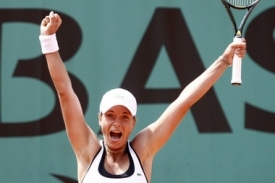 Petra Cetkovská prošla v Paříži už do 4. kola.