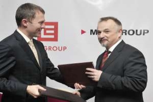 Šéfové ČEZ a MOL Martin Roman (vlevo) a Zsolt Hernádi