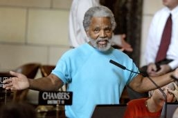 Ernie Chambers, březen 2006.