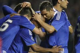 Budou se radovat hráči Chelsea i v neděli proti Manchester United?