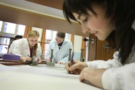 Studenti z Čáslavi v anketě chybí. Řediteli za to hrozil trest.