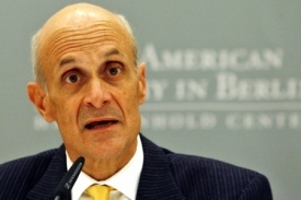 Americký ministr pro vnitřní bezpečnost Michael Chertoff.