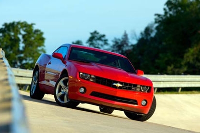 Camaro bude k dispozici ve dvou verzích, ta silnější má přes 400 koní.