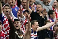 Hajlování patřilo do repertoáru chorvatských fanoušků i na Euru.