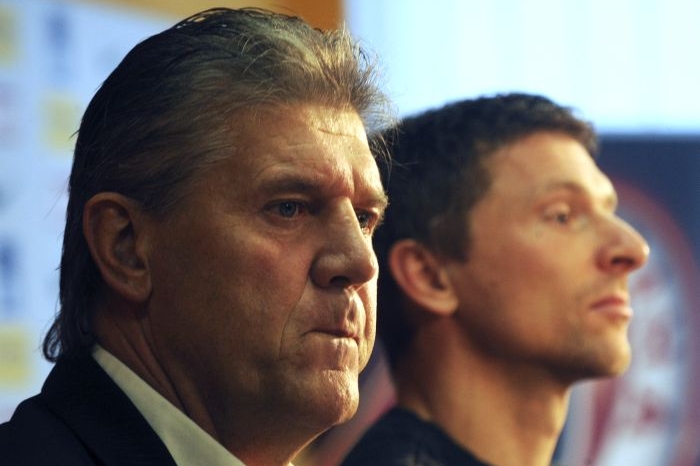Trenér Sparty Josef Chovanec (vlevo) s asistentem Martinem Haškem. Trenér Sparty Josef Chovanec (vlevo) s asistentem Martinem Haškem.