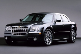 Chrysler 300C je nyní o 150 tisíc korun levnější.