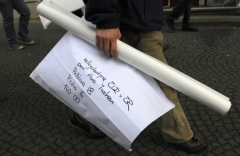 Dopis čínské velvyslankyni, v němž účastníci demonstrace žádají o nápravu situace