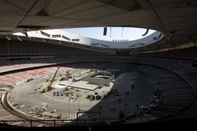 Ptačí hnízdo - národní stadion v Pekingu má být dokončen v dubnu.