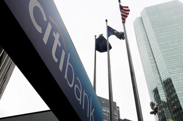Logo Citibank před sídlem Citigroup v New Yorku.