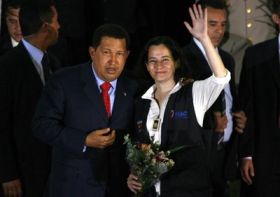 Venezuelsk&yacute; prezident Hugo Ch&aacute;vez a propu&scaron;těn&aacute; Clara Rojasov&aacute;.