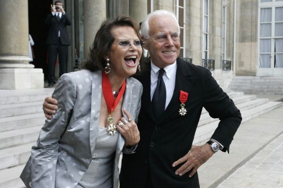 Claudia Cardinalová a Giorgio Armani získali Řád čestné legie