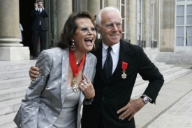 Claudia Cardinálová a Giorgio Armani získali Řád čestné legie