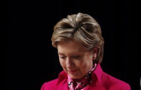 Popularita Hillary Clintonové je rekordně nízká.