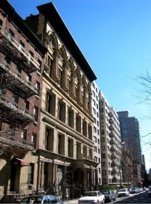 Po opravách bude znovuotevřena Česká národní budova v New Yorku. Po opravách bude znovuotevřena Česká národní budova v New Yorku.