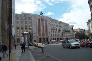 Trhy po dnešku věří prognóze ČNB ještě méně.