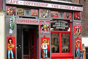 Jeden z amsterodamských coffee shopů
