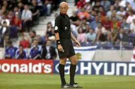 Pierluigi Collina vyměnil úbor rozhodčího za oblek pro šéfa sudích.