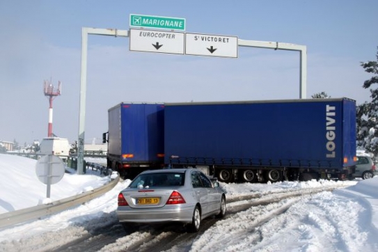 Problémy mají hlavně těžké nákladní automobily.