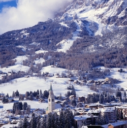 Cortina d´Ampezzo otevře až v prosinci. Cortina d´Ampezzo otevře až v prosinci.