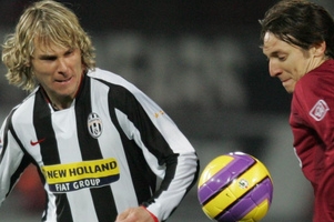 Pavel Nedvěd (vlevo)