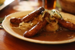 &bdquo;Bangers & Mash