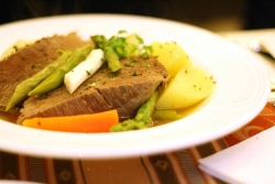 Polévková specialita Tafelspitz (180 Kč).