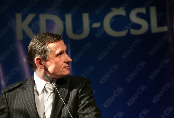 Vicepremiér Jiří Čunek pojede za bratrem mezi salesiány. Vicepremiér Jiří Čunek pojede za bratrem mezi salesiány.
