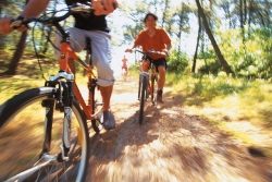Část nových tras bude cyklistům k dispozici ještě před letní sezonou.